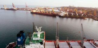 Росіяни дронами атакували судно у Чорному морі, що йшло в Україну