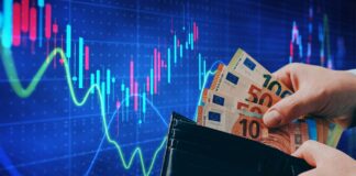 Євро підскочило, долар впав: курс на 2 квітня та як заяви Трампа впливають на валюту