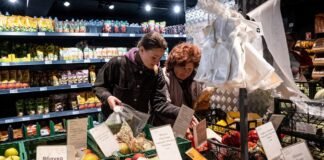 Ціни на їжу злетять по всьому світу через блокаду Ормузької протоки, – FT