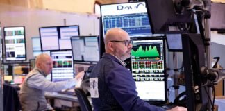 Оточення Трампа підозрюють у спекуляціях на “інсайдах” і заробітках мільйонів, – Esquire