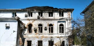 Дрон рф атакував центр Чернігова – троє людей отримали поранення