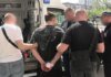 У Києві чоловік випав з вікна після удару ножем, вбивцю – громадянина рф – затримали