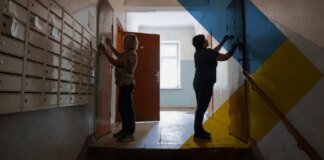 Окупанти в Маріуполі масово відбирають житло у місцевих навіть з російськими документами – ЦНС