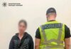У Києві затримали дівчину, яка через зауваження вдарила військового пляшкою по голові