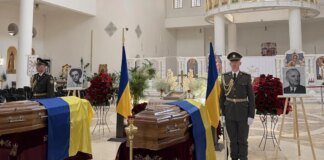 Прах лідера ОУН Андрія Мельника та його дружини привезли до Києва для вшанування