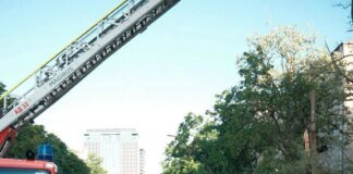 У Києві через масштабну атаку рф перекрили низку вулиць, громадський транспорт змінює маршрути