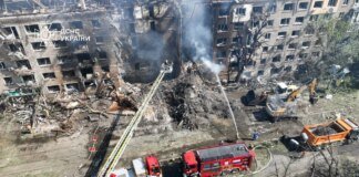 У двох районах Києва досі триває рятувальна операція після атаки рф, під завалами можуть бути люди – ДСНС