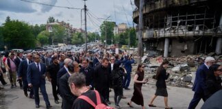Понад 70 дипломатам показали місце російського удару на Лук'янівці у Києві