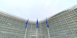 ЄС викликав повіреного рф і заявив, що російські погрози "пахнуть відчаєм"