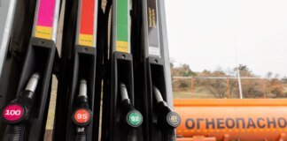 Не більше 20 літрів "на руки" – в окупованому Криму обмежують продаж бензину АІ-95