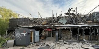 Посилки під завалами. Росіяни скинули КАБ на відділення “Нової пошти” в Краматорську