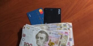 Скільки грошей треба відкладати з кожної зарплати: експерт назвала золоте правило заощаджень