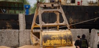 Купив – відповідатимеш: як Україна б’є по “зерновому флоту” Росії