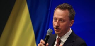 У Кабміні допустили закриття частини програм підтримки українців