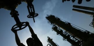 Ціни на нафту продовжують падіння на тлі можливої мирної угоди США та Ірану