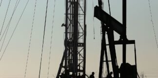 Нафта знову дорожчає після нових ударів США по Ірану