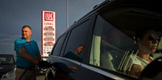 В Севастополі паніка через дефіцит бензину, окупанти ввели ліміти на продаж
