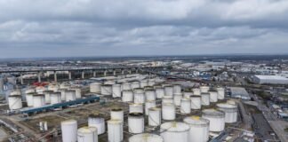 Bloomberg дав невтішний прогноз щодо цін на нафту на найближчий рік
