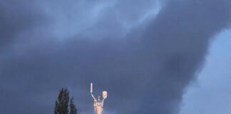 Київ затягнуло їдким димом після масованої російської атаки