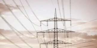 В Україні через обстріли частково знеструмлені шість областей, на Сумщині дроном поранено енергетика – Міненерго