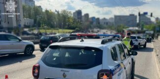 У Києві Mercedes влетів у підземний перехід, відомо про загиблих та постраждалих