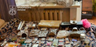 У Києві затримали організатора нарковечірок – у нього вдома знайшли 2,5 кг наркотиків та психотропів "на будь-який смак"