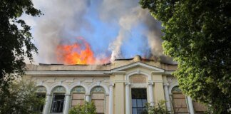 Атака дронів на Харків: кількість постраждалих зросла до 6, пожежу в художньому музеї локалізували