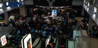 Комбінована атака на Київ: жителі столиці масово спускаються в метро