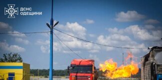 Російський дрон атакував АЗС на півдні Одещини, загорівся газовоз