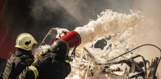 Дрони рф повторно вдарили по об'єкту під Харковом, де працювали підрозділи ДСНС
