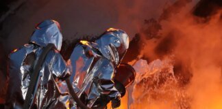 Ворог атакував об'єкт інфраструктури у Кропивницькому – рятувальники гасили пожежу пів ночі