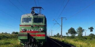 На Львівщині вантажний потяг на смерть збив 19-річного юнака