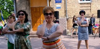Учительські танці стали ознакою кризи освіти. Експерт розкритикував новий шкільний тренд