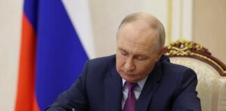 Пєсков розкрив, як Путіну вручали лист від Зеленського
