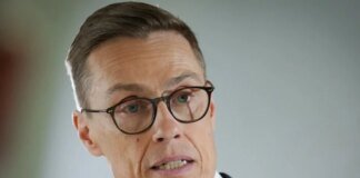 Президент Фінляндії, який закликав до діалогу з Путіним, відмовився від ролі посередника
