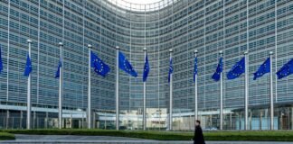 Politico назвало дату важливого рішення ЄС щодо України та Молдови