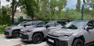 Toyota в Україні презентувала новий RAV4 та одразу три електромобілі