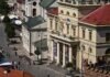 Польське місто прибрало прапор України з ратуші через рішення Зеленського