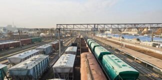 Дефіцит та загроза для відбудови: бізнес закликав уряд не списувати вагони за віком