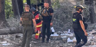 На Запоріжжі атака рф забрала життя поліцейського, ще 30 цивільних отримали поранення