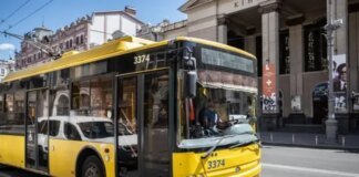 У Києві відновлено рух громадського транспорту та роботу станції метро "Лук'янівська"