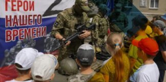 Окупанти використовують дітей для військової пропаганди на ТОТ України – ЦНС