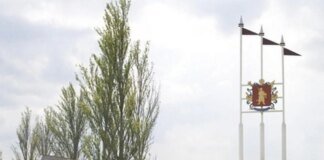 Ворог авіабомбами атакував Запорізький район, під завалами можуть бути люди – ОВА
