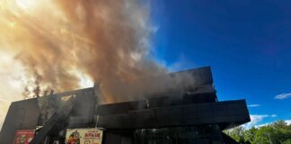 БПЛА рф атакував супермаркет АТБ у Чернігові, є загиблі та поранені, серед жертв – дитина