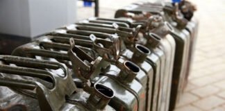 Українські атаки паралізували третину нафтопереробки рф – FT