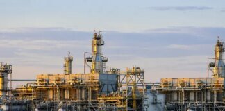 Казахстан відновив видобуток нафти на найбільшому родовищі