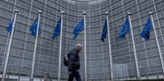 ЄС зайшов у “глухий кут” через нові санкції проти Росії, – Bloomberg