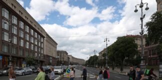 Чи потрібно чекати, поки пішохід повністю перейде дорогу: що кажуть ПДР