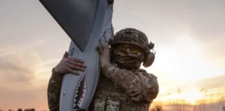 США й Франція допомогли Україні знайти слабкі місця ППО Росії для ударів дронами, – FT