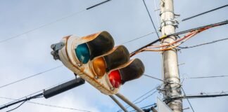 Жовте світло не завжди означає “стоп”: коли ПДР дозволяють продовжити рух